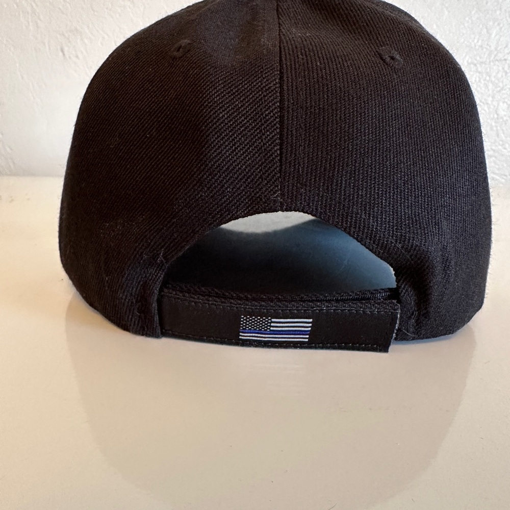 Ball cap, adjustable - Picture 2 of 6